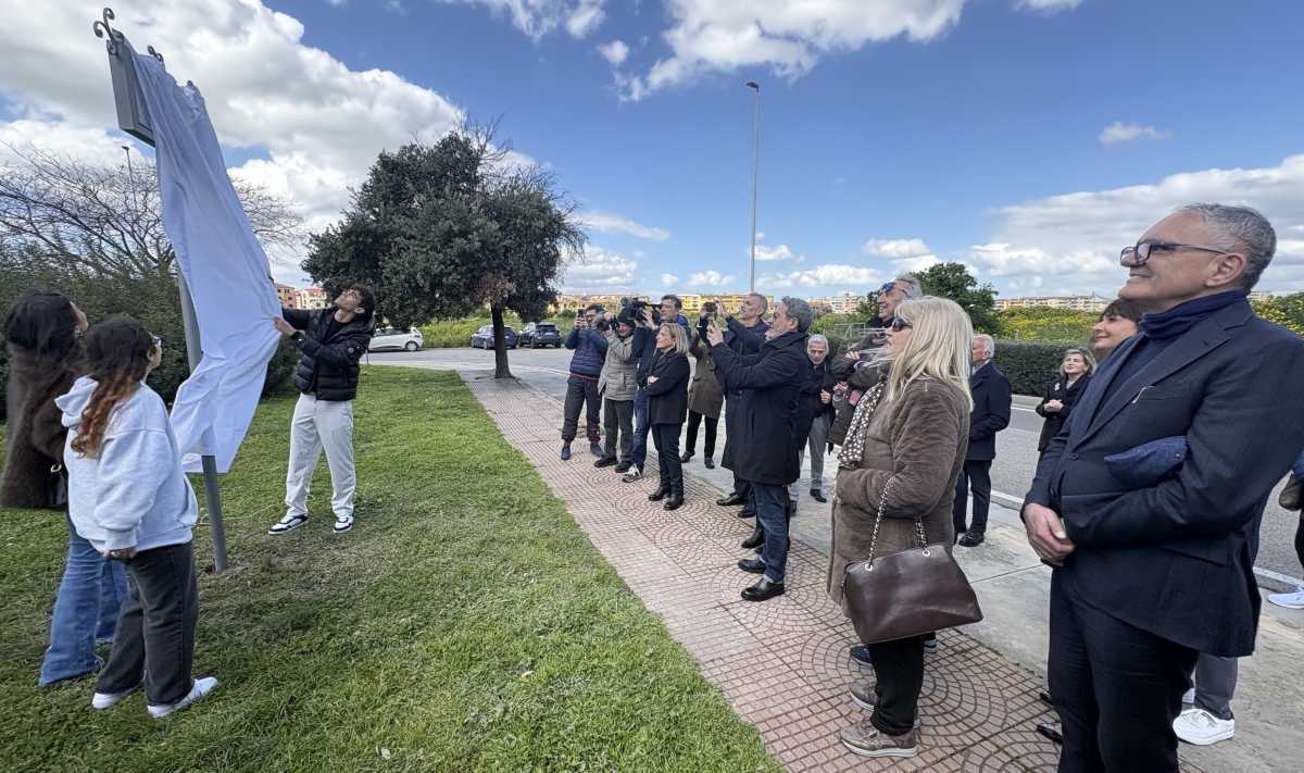 I Nipoti Inaugurano La Piazza Natale Dessi I-nipoti-inaugurano-la-piazza-Natale-Dessi