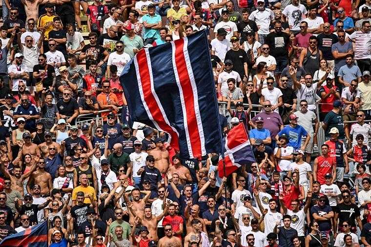 Tifosi-in-Curva-Nord-durante-Cagliari-Udinese--Foto-Luigi-Canu