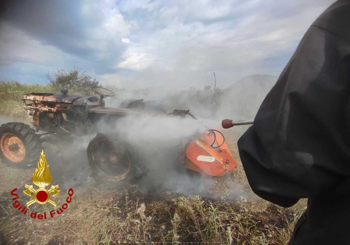 trattore-in-fiamme-