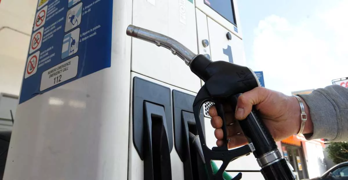 distributore-carburante