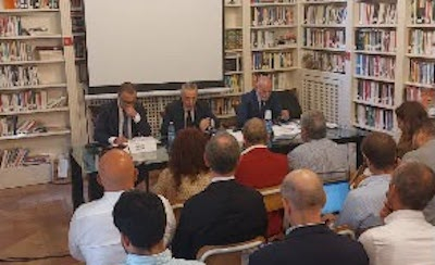 foto-biblioteca-michele-caligiuri-soveria-mannelli foto-biblioteca-michele-caligiuri-soveria-mannelli