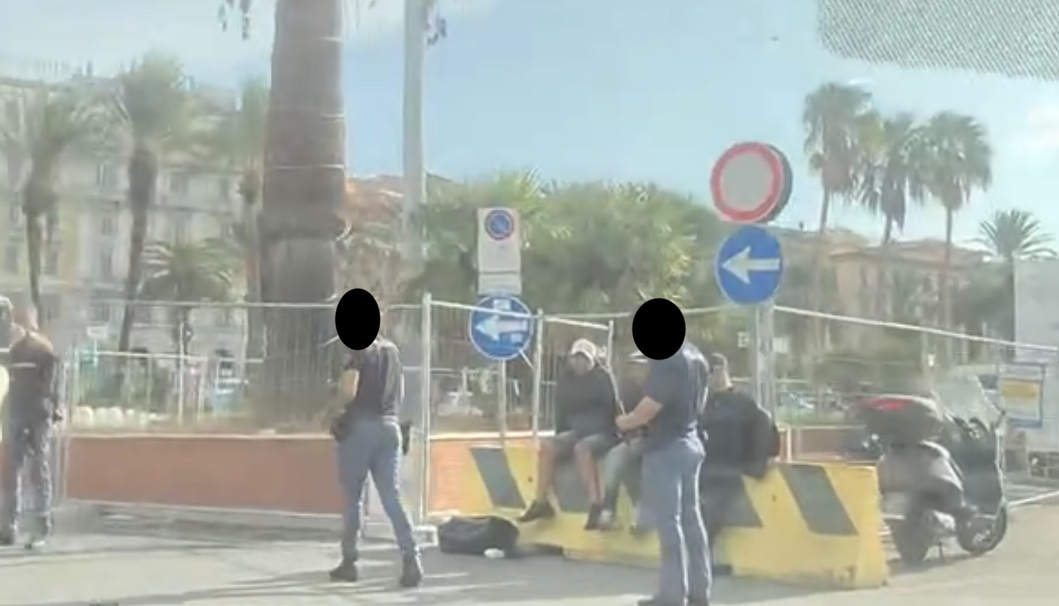 migranti-sbarcati-porto-cagliari migranti-sbarcati-porto-cagliari