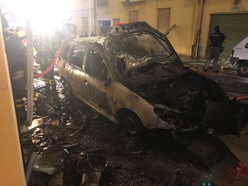 Incendio-Bar-di-Pirri-via-Enrico-Toti-interno-15