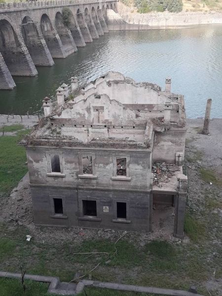 casa fantasma lago omodeo
